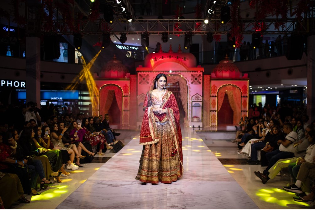 DLF मॉल ऑफ इंडिया में रैम्प वॉक..अभिनेत्री सोभिता धूलिपाला भी पहुंचीं