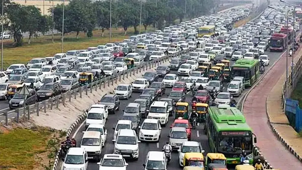 This image has an empty alt attribute; its file name is delhi-traffic.webp