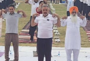 Dr Balbir Singh did Yoga