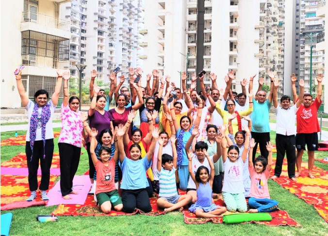 yoga day celebrates in supertech ecovillage-1