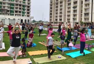yoga day celebrates in mahagun mantra2