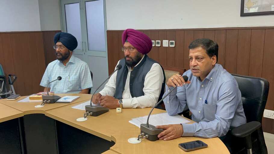 Punjab government is ready to deal with the problems of monsoon season...Minister Balkar Singh held a meeting
