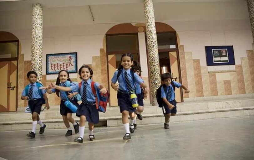 Greater Noida: DPS समेत 12 बड़े स्कूलों पर बड़ा संकट..मान्यता होगी रद्द!