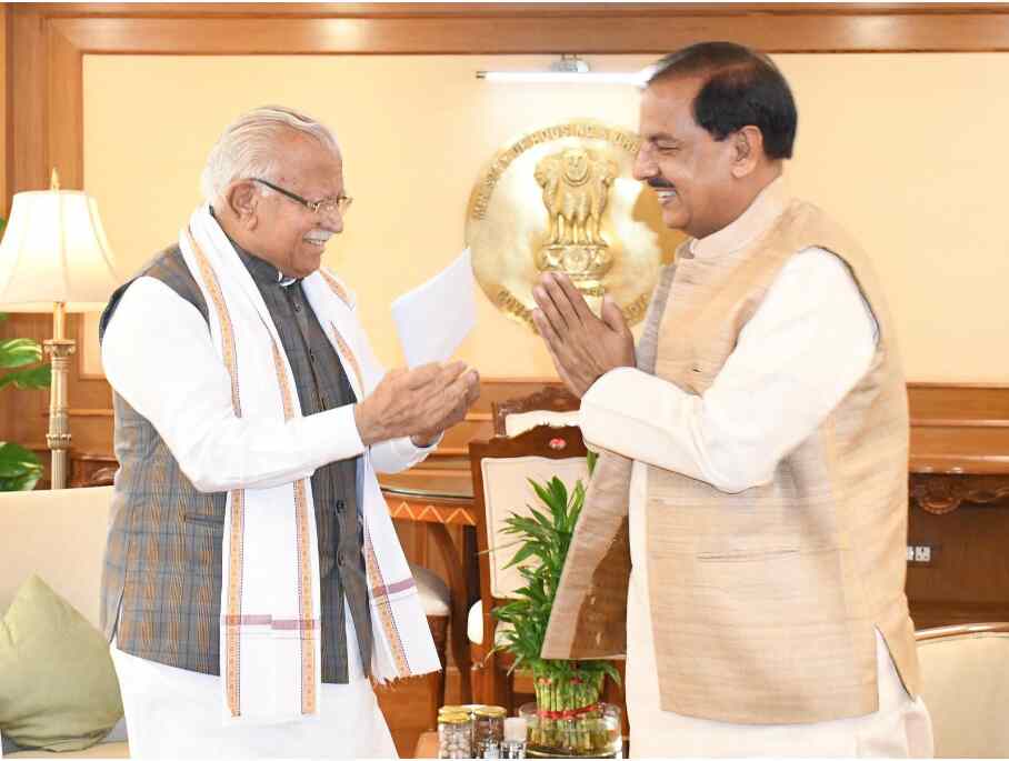 dr mahesh sharma meets manohar lal khattar