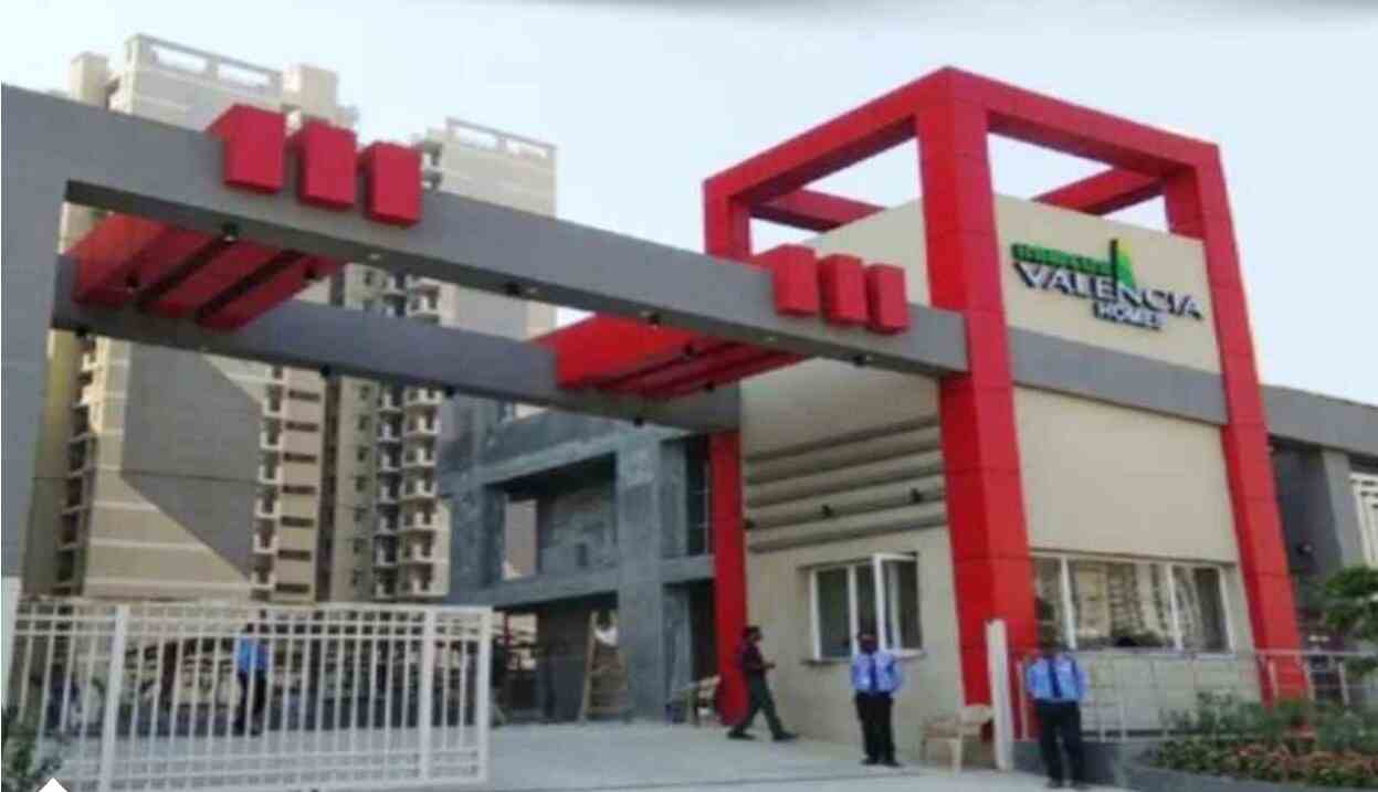 lift stuck in hawelia valencia greater noida west