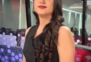 Anchor Sakshi Mishra