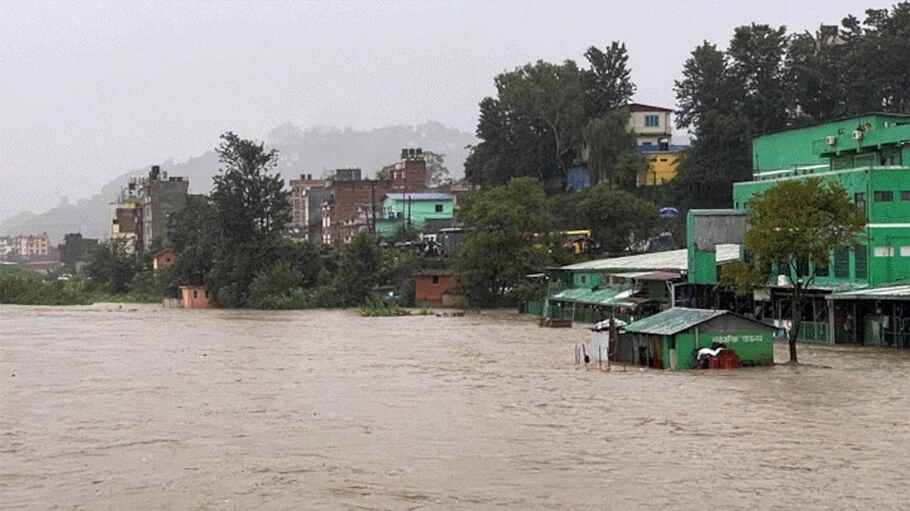 Bihar Flood: नेपाल में बाढ़ से बिहार में तबाही..जानिए कितने जिले प्रभावित?