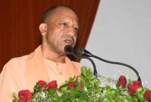 Yogi Adityanath: Neither will we get a shroud to cover ourselves, nor will we get two yards of land - CM Yogi said in Kathua