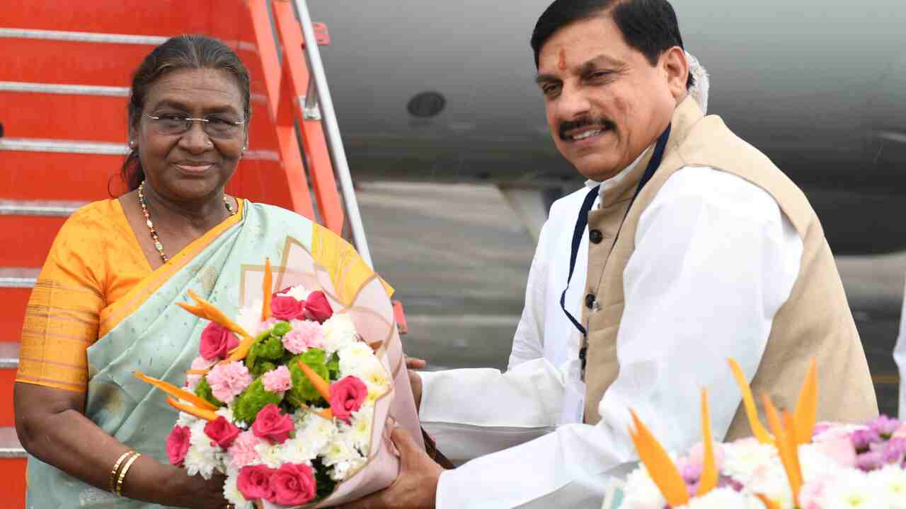 MP News: President honored sanitation workers, congratulated CM Mohan Yadav