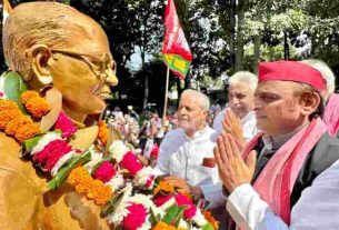 UP Politics: There was a ruckus over garlanding on JP Jayanti, UP government stopped Akhilesh, SP took to the streets...