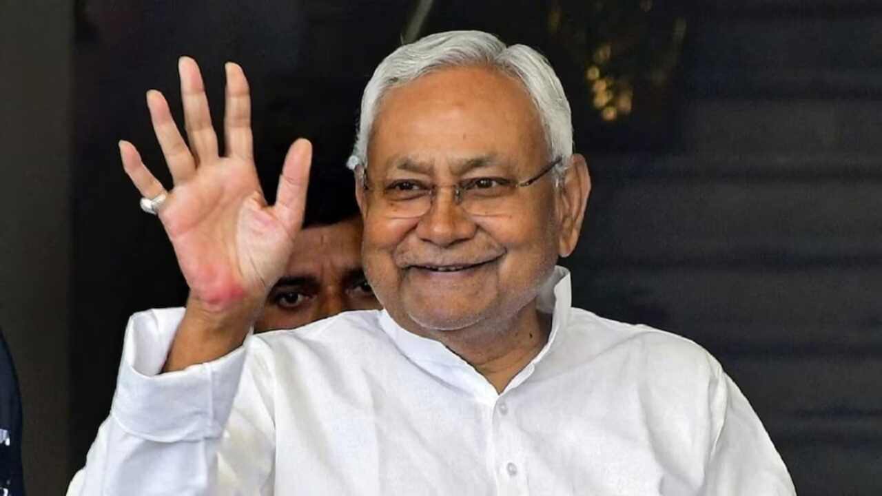 Nitish Kumar: Government employees are busy fighting, Nitish government will give salaries before Diwali, know when the transfer will happen in the account.