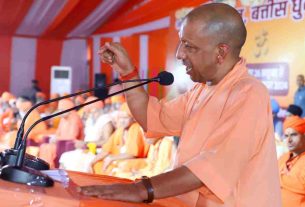 Yogi Adityanath: Yogi Adityanath reached Baba Mukutnath Siddha temple, performed darshan and worship as per rituals.