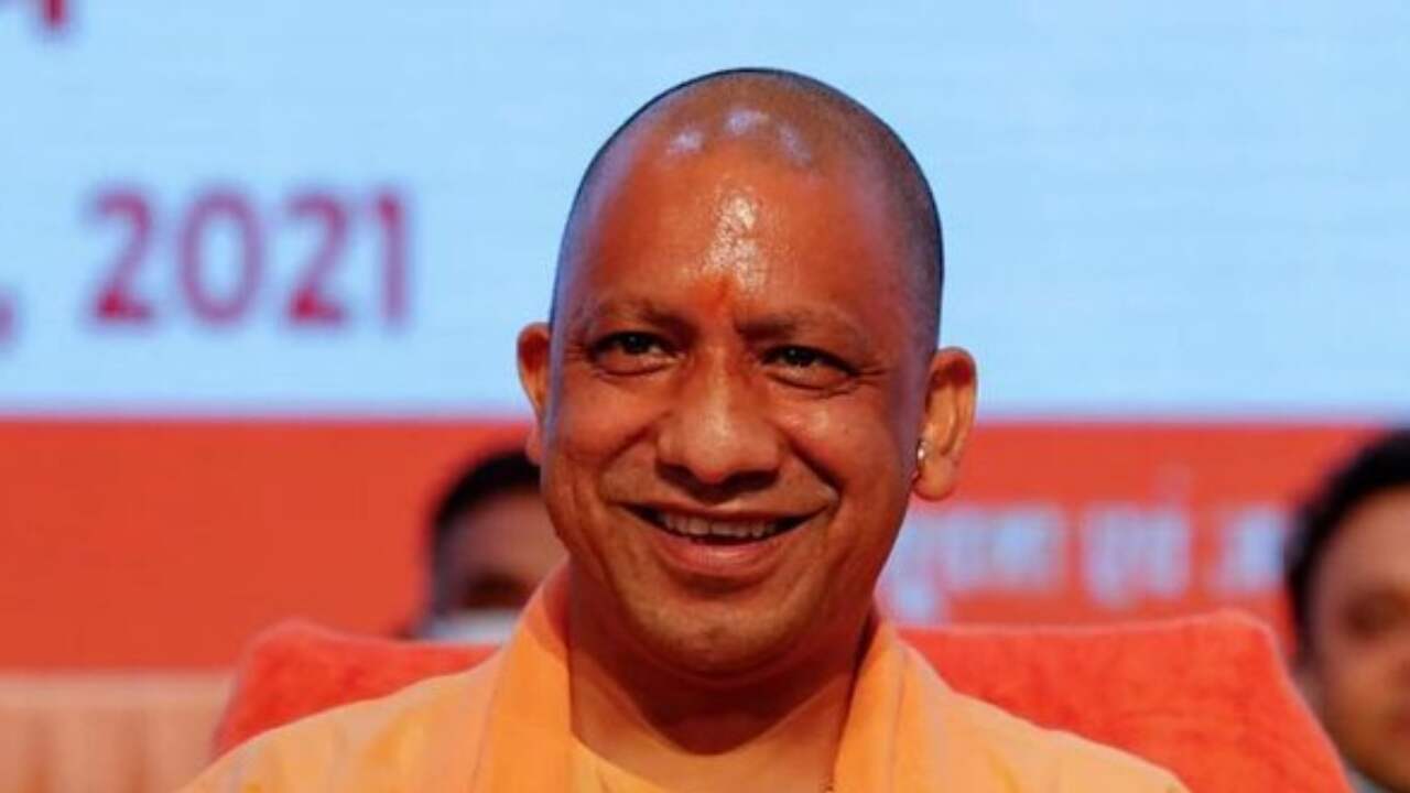 Yogi Adityanath: CM Yogi wished Diwali to the people of the state... prayed for happiness and prosperity from Lord Shri Ram.