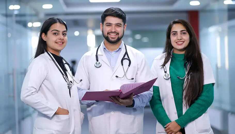 Private Medical College: भारत के कम फीस वाले टॉप मेडिकल कॉलेज