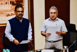 Vijay Kumar Janjua takes oath as Chief Commissioner of Punjab Transparency and Accountability Commission