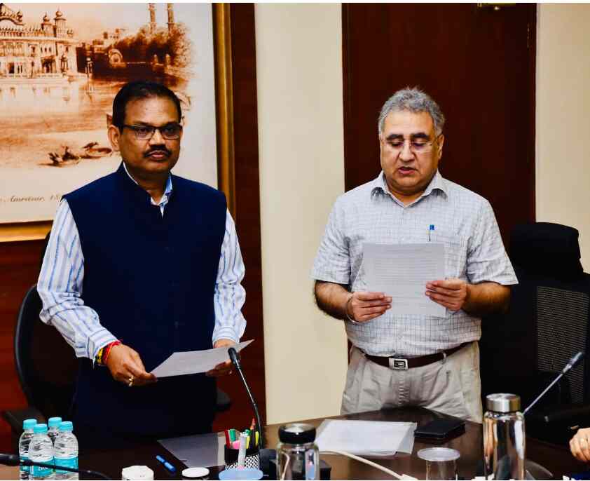 Vijay Kumar Janjua takes oath as Chief Commissioner of Punjab Transparency and Accountability Commission