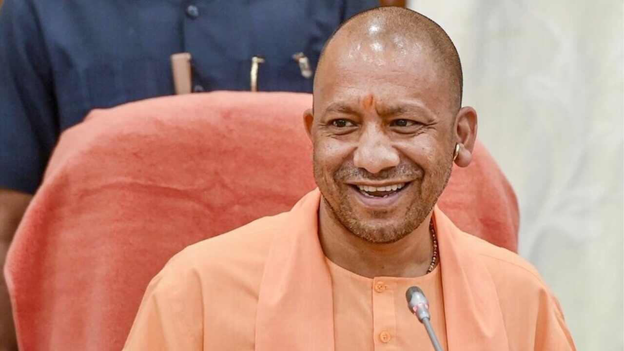 Yogi Adityanath: May the blessings of 'Baba Mahakal' remain... CM Yogi said on the foundation day of Madhya Pradesh