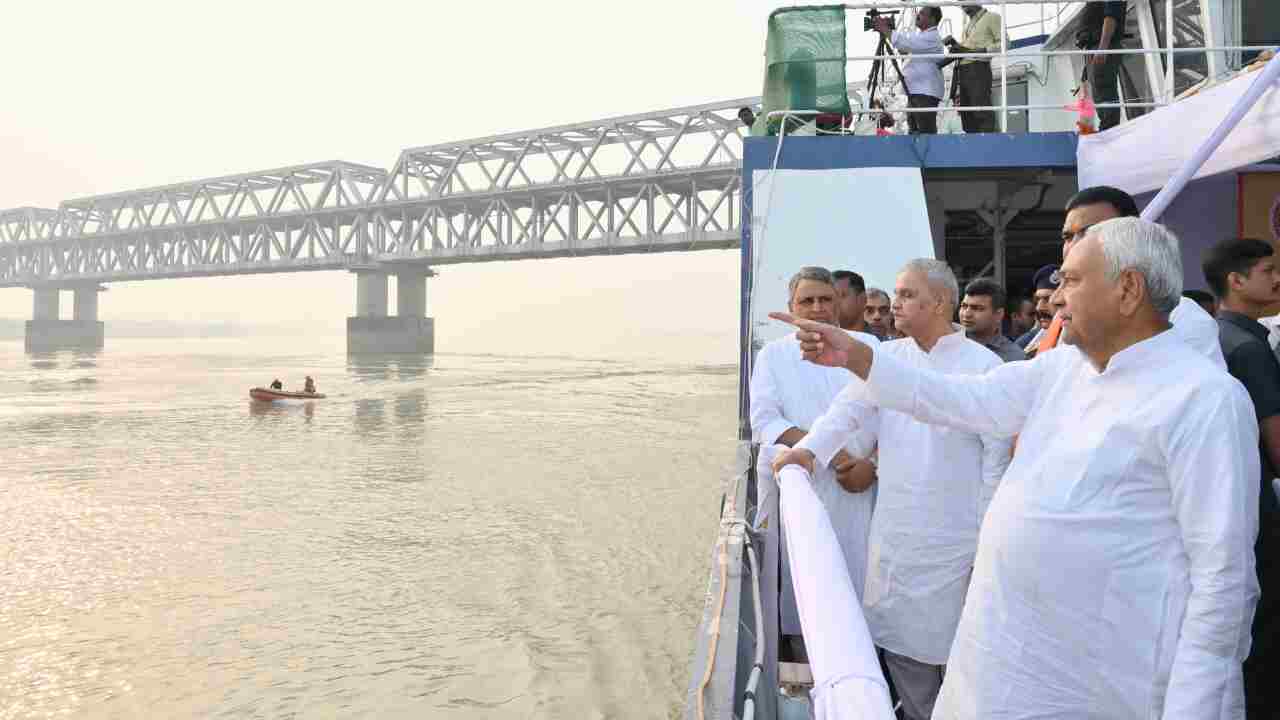 Chhath Puja 2024: Preparations for Chhath Mahaparva have started in full swing in Bihar. Chhath Puja will start from November 5, in which devotees will worship Chhath Mata with rituals like Nahay-Khay, Kharna and Arghya.