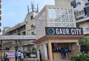 Gaur city 7th avenue