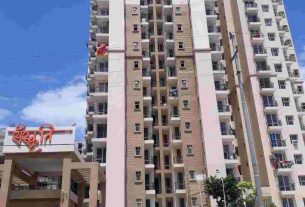 lift crisis in sanskirti aparment