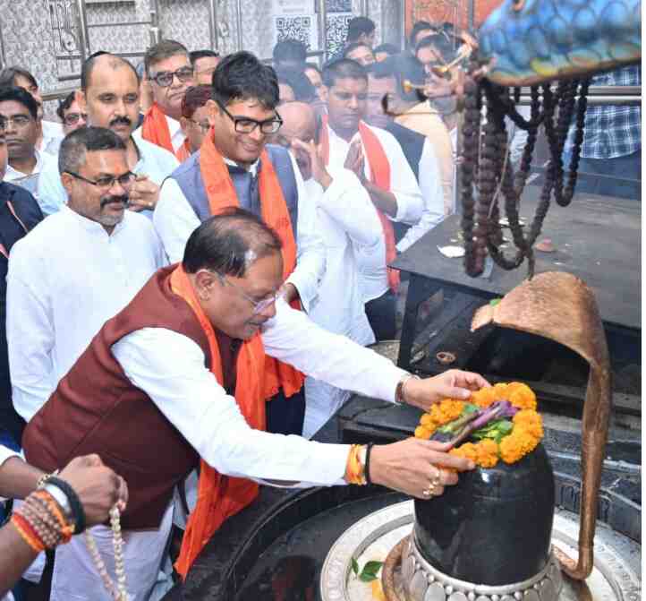 Chief Minister Shri Vishnu Dev Sai reached Shri Shri 108 Shri Satyanarayan Baba Dham Kosmanara