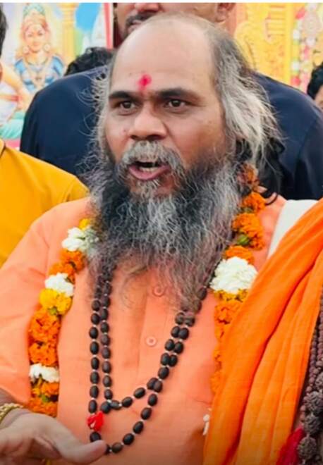 Swami Vairagyanand Giri Ji Maharaj opened a front against Mahamandaleshwar Jyotirmanand