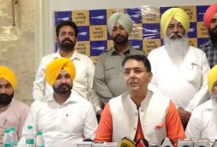 AAP ministers and MLAs held press conferences in all districts against deletion of names from ration list