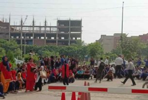 no salary no work in supertech ecovillage1