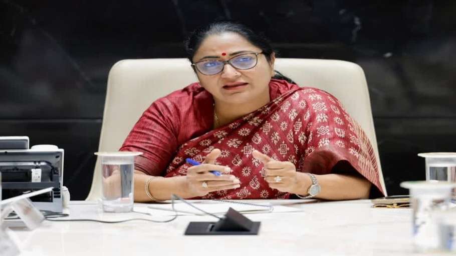 Delhi News: प्राइवेट स्कूलों में फीस बढ़ोतरी पर होगी निगरानी, रेखा सरकार ने जारी किया सख्त आदेश