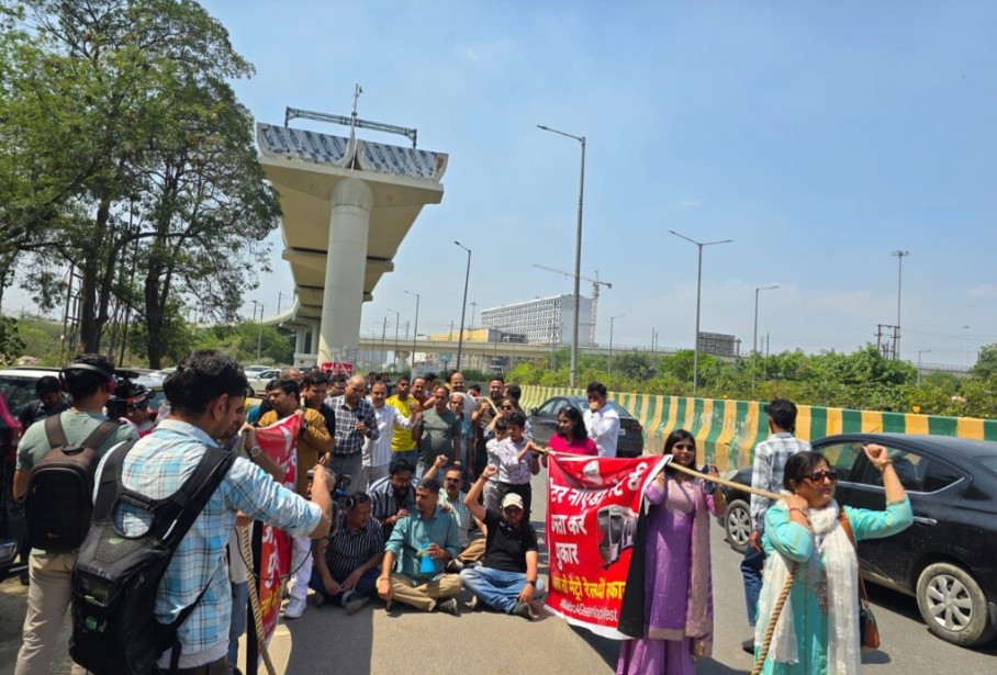 Demand for metro intensifies in Greater Noida West, people protest at Sector 71 metro pillar