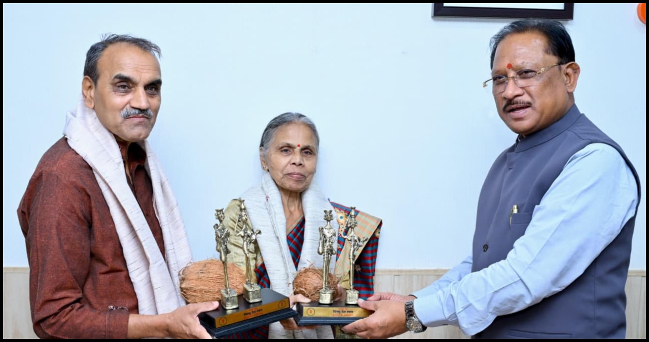 Chhattisgarh News: बस्तर में 40 साल की सेवा को CM साय ने बताया मानवता की मिसाल