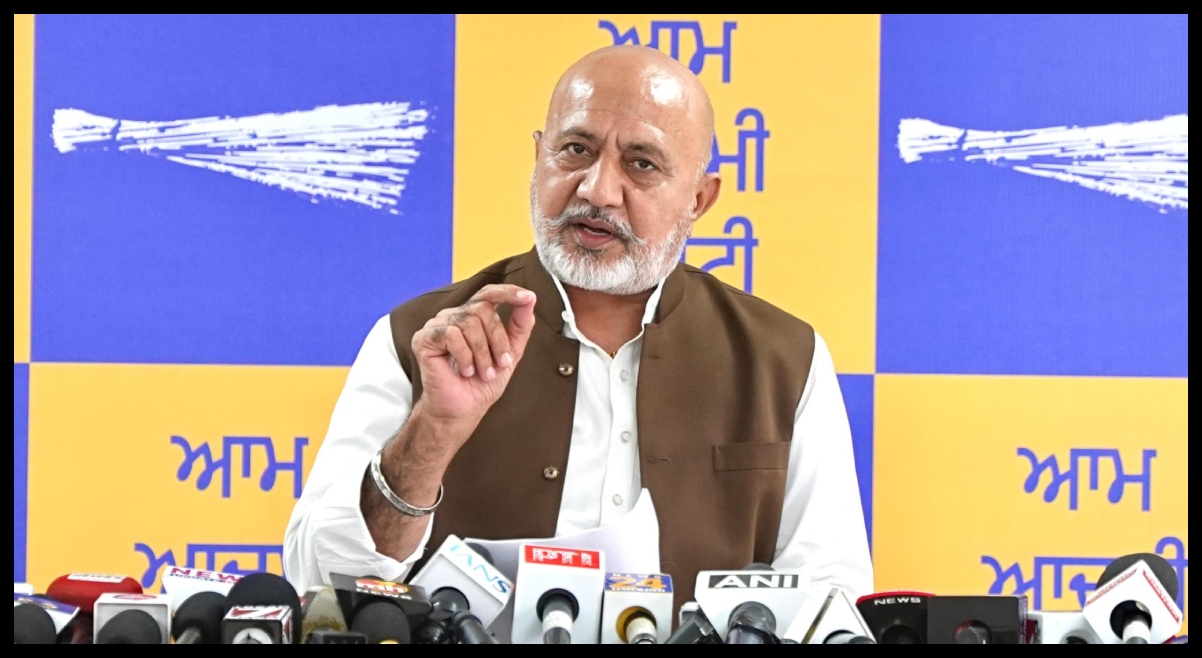 Punjab News: रवनीत बिट्टू पर भड़के बलतेज पन्नू, बोले- पंजाब पुलिस का अपमान बर्दाश्त नहीं