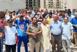 Supertech: Residents protest against CAM hike in Supertech Ecovillage-1