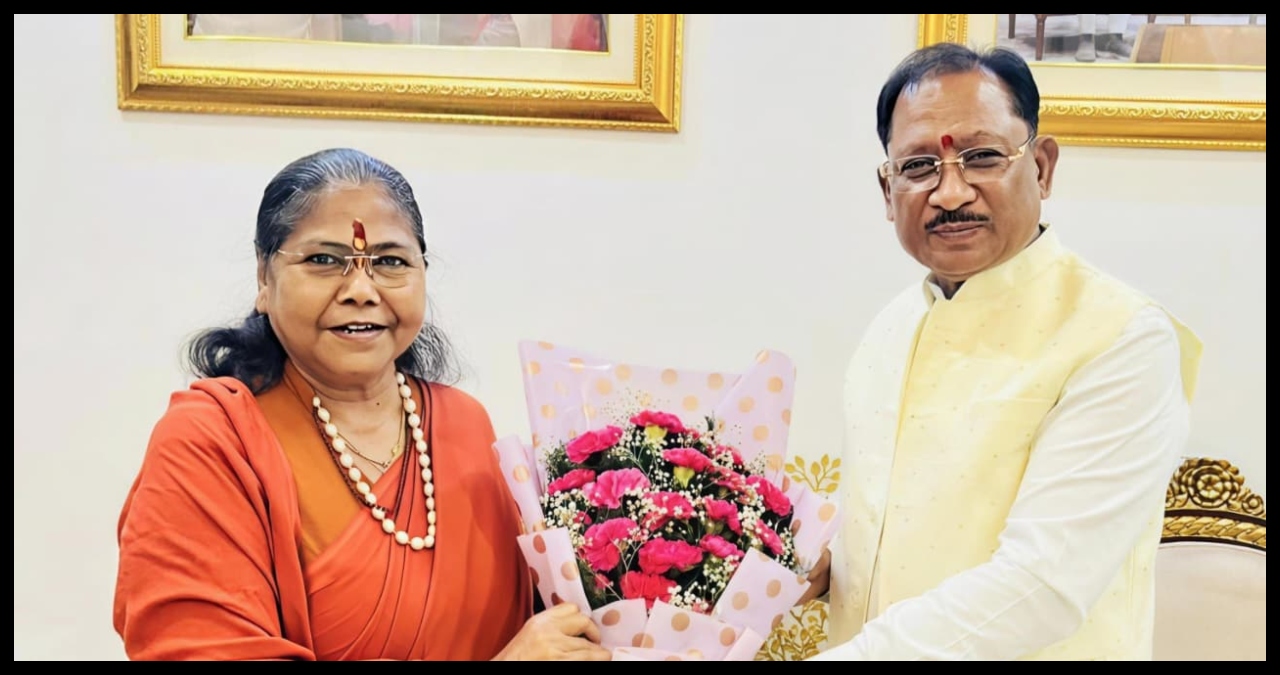 Chhattisgarh News: मुख्यमंत्री विष्णु देव साय से राष्ट्रीय पिछड़ा वर्ग आयोग की अध्यक्ष साध्वी निरंजन ज्योति की मुलाकात