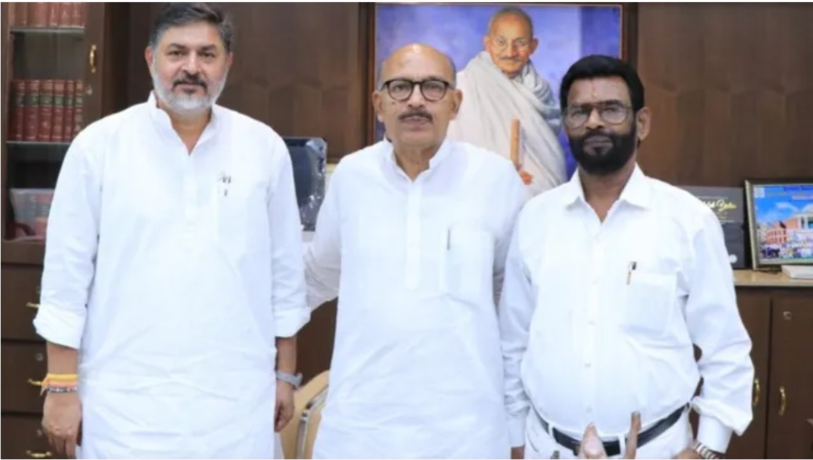 Jharkhand Rajya Sabha elections: Grand Alliance candidates Baidyanath Ram and Pranav Jha met the Assembly Speaker before filing their nominations