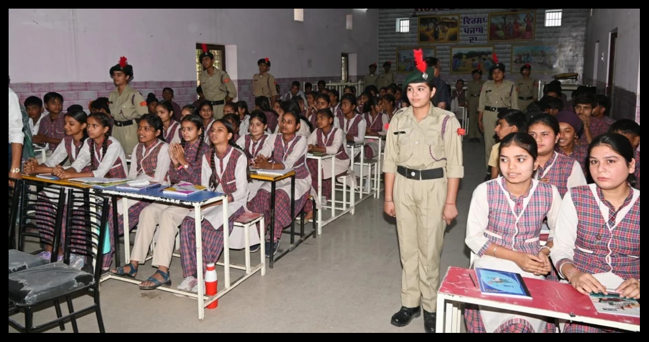 Punjab News: पंजाब पुलिस का स्टूडेंट पुलिस कैडेट कार्यक्रम बना युवाओं का मार्गदर्शक, 11,200 छात्र हो रहे लाभान्वित